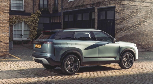 Rear view of the New JAECOO 7 Petrol parked on a cobbled street; New JAECOO 7 Petrol models