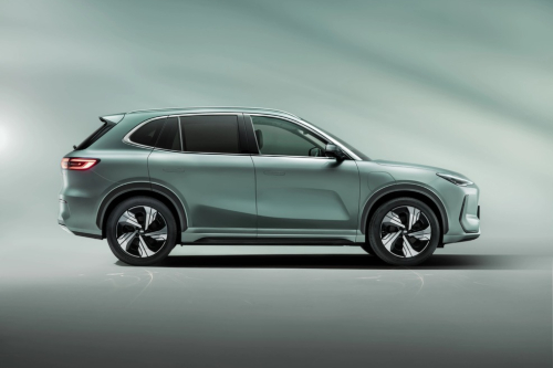 Geely EX5 Max in Jade Green side view with lease deals available.