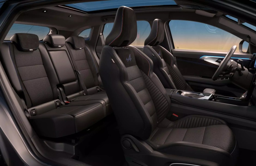 Interior shot of the Renault Austral, showing both front and rear seating.