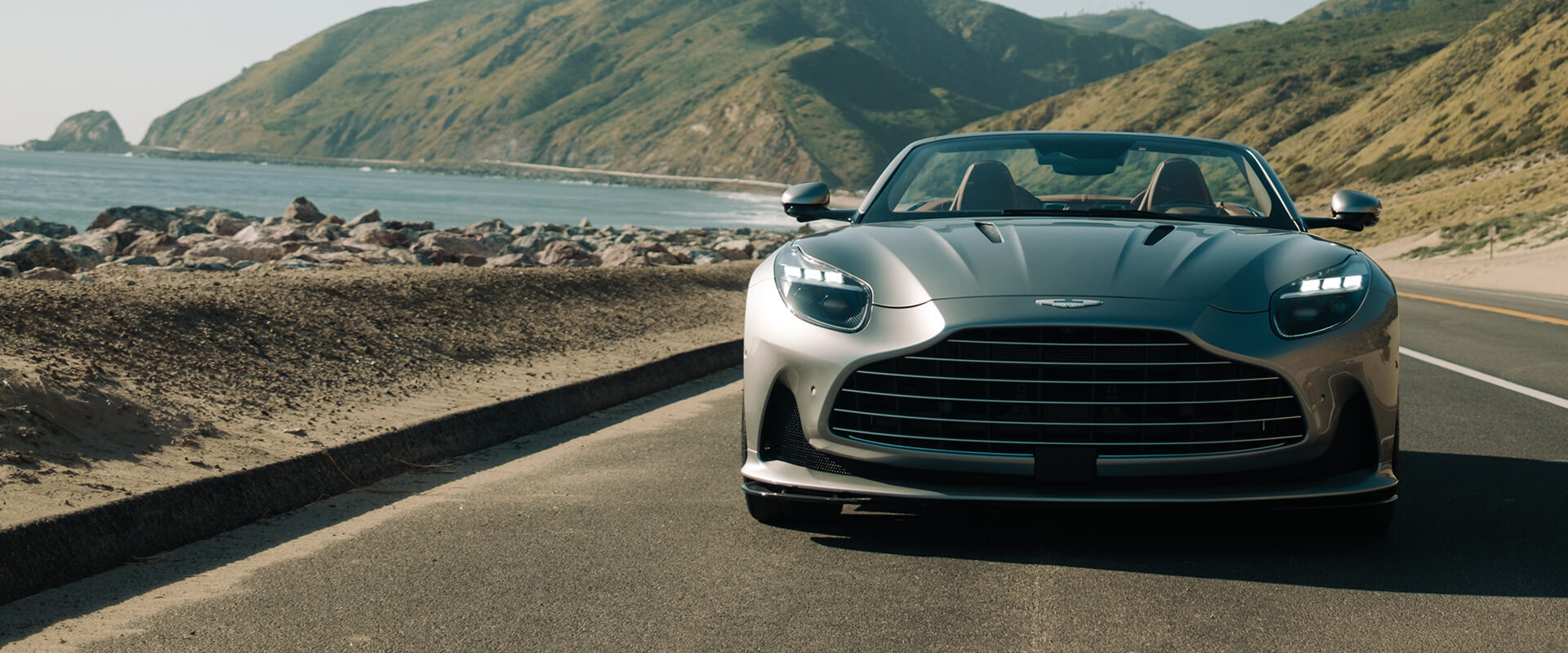 Aston Martin DB12 Volante