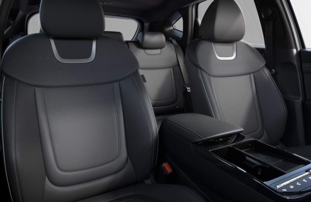 Interior shot of the new Hyundai TUCSON, showing off the centre console and comfortable seating.