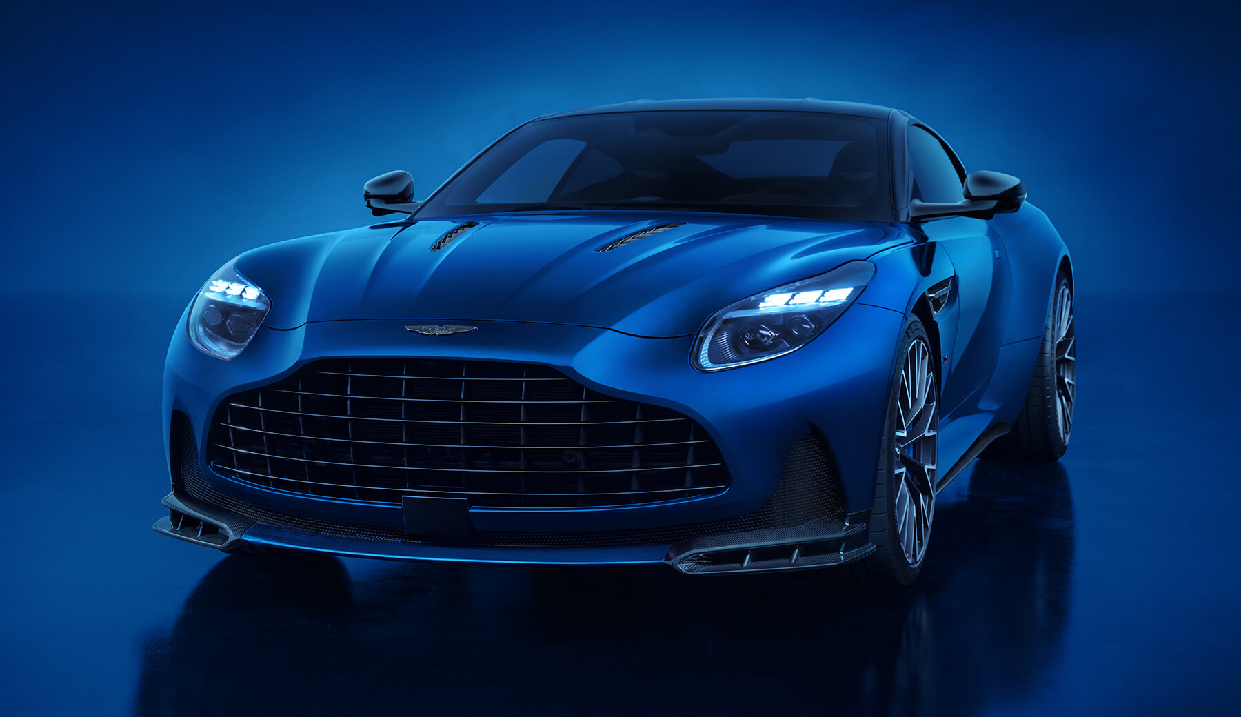 Aston Martin DB12 S