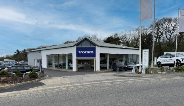 Stoneacre Grimsby Altyre Way Volvo dealer front