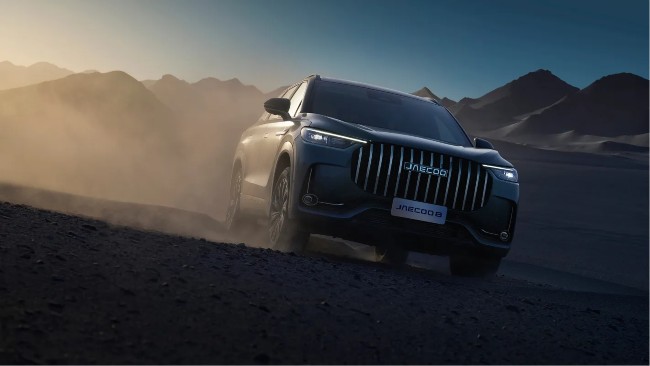 JAECOO 8 Off-roading