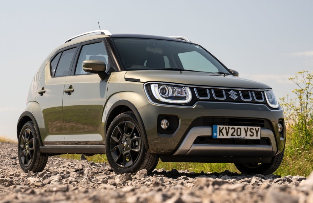 Angled front shot of the Suzuki Ignis showing off the front grille and alloy wheels