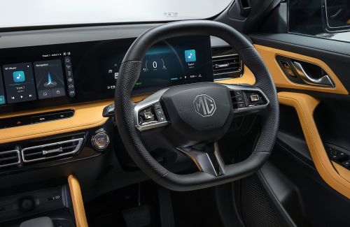 MG HS Interior Technology - MG Pilot Safety System