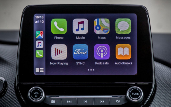 Used Ford Puma touchscreen with Apple CarPlay and Android Auto.