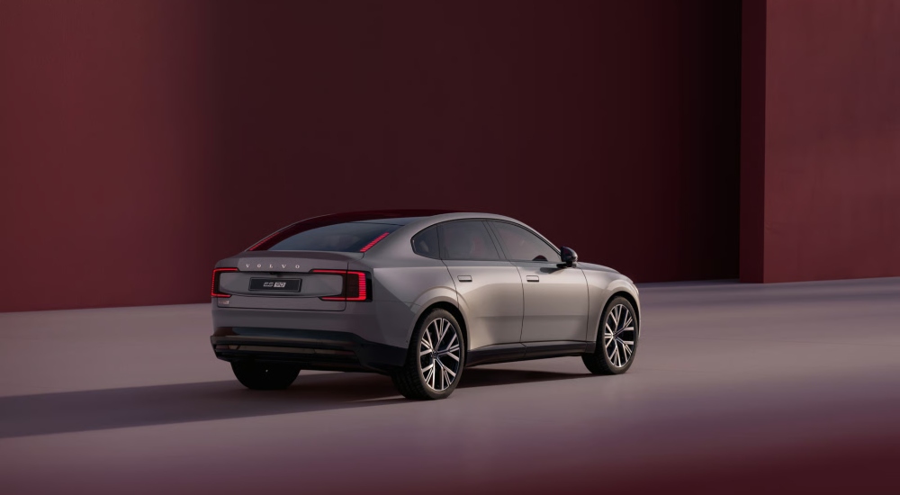 The Volvo ES90; Take control from you smart phone using the Volvo mobile app