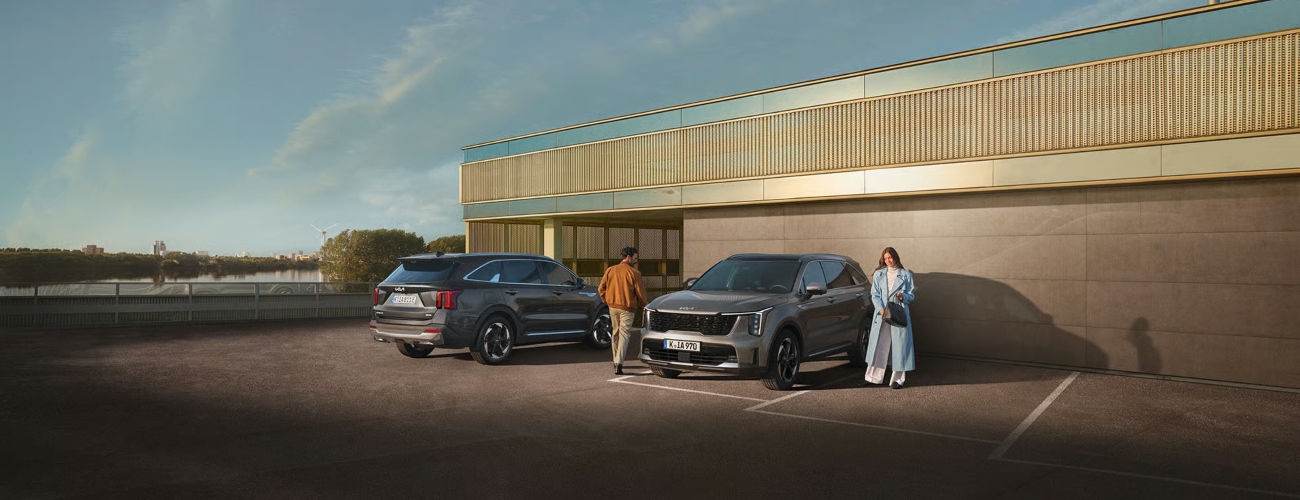 Front and rear of The New Kia Sorento; 7 seater Kia Sorento