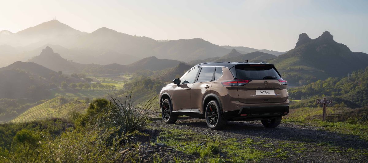 the back of the used Nissan X-Trail with e-POWER