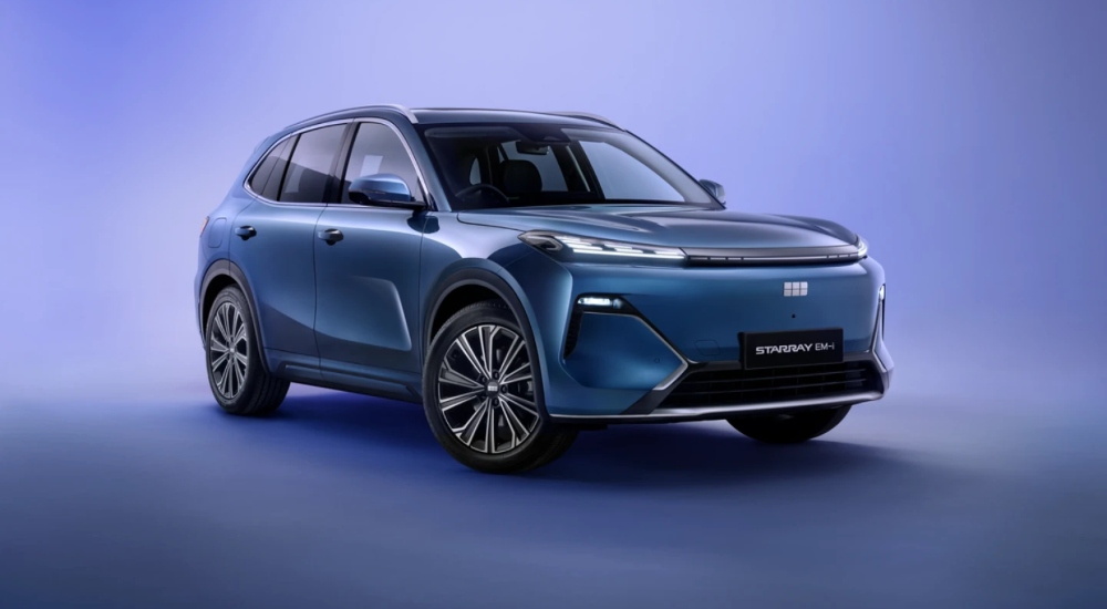 Front view of a Geely Starray EM-i in Glacier Blue; Geely Starray EM-i cars for sale