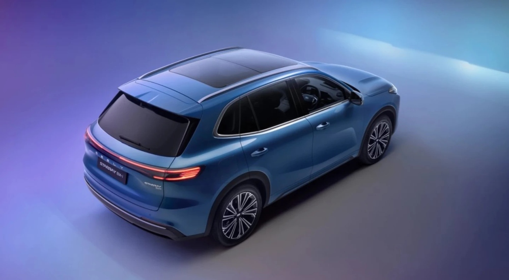 Aerial view of a blue Geely Starray EM-i; Used Geely Starray EM-i Models