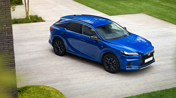 Front view of the new Lexus RX 500h