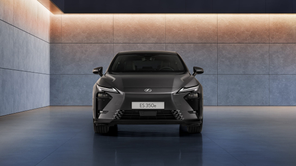 Brand New Lexus ES for Sale at Stoneacre