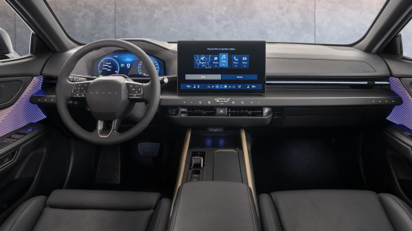 New Lexus ES Interior with Central Touchscreen
