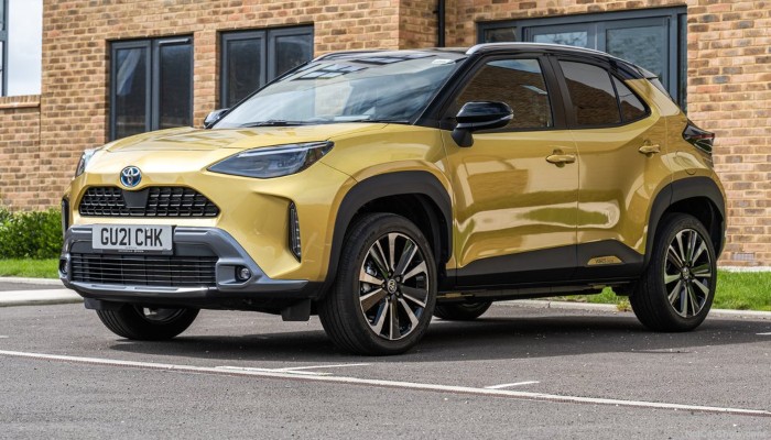 used Toyota Yari Cross yellow metallic