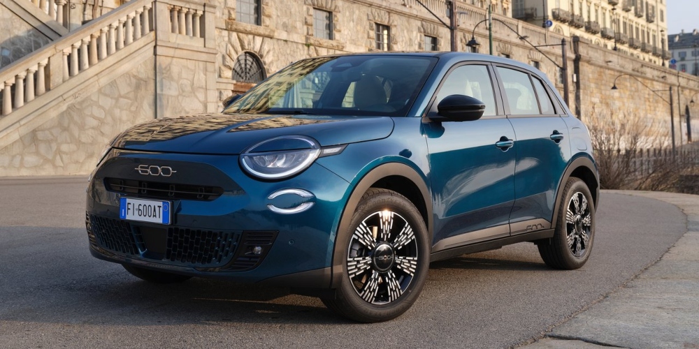 A blue Fiat 600 front facing; Fiat Approved Service