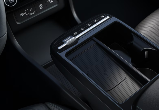 Centre console of a new Hyundai TUCSON interior.