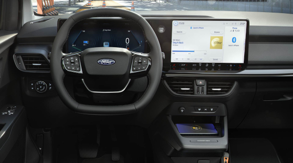 New Ford E-Tourneo Courier Interior