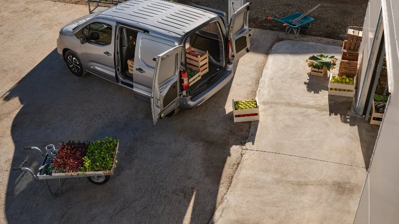 Used Toyota Proace City during a delivery