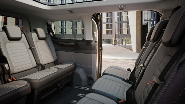 New Ford E-Tourneo Custom Interior
