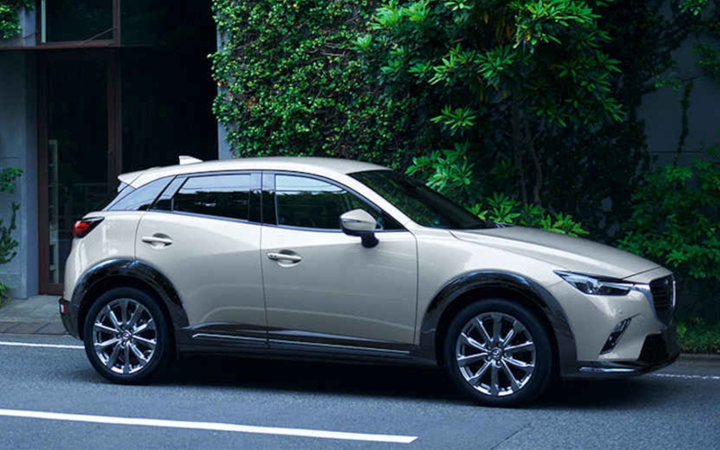 used mazda cx-30 silver from the side