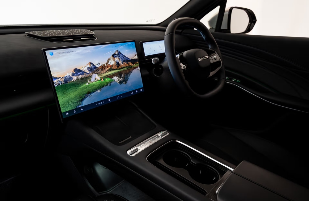 Interior shot of the infotainment system of a new OMODA 7.