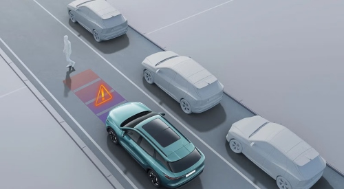 Diagram showing the OMODA 7 and the safety systems it comes with, specifically a pedestrian crossing and the collision warning system alert.