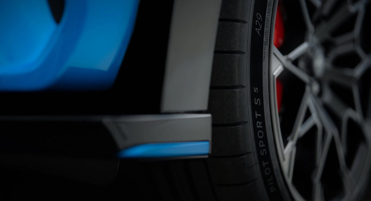 Alpine A290 wheel and tyre