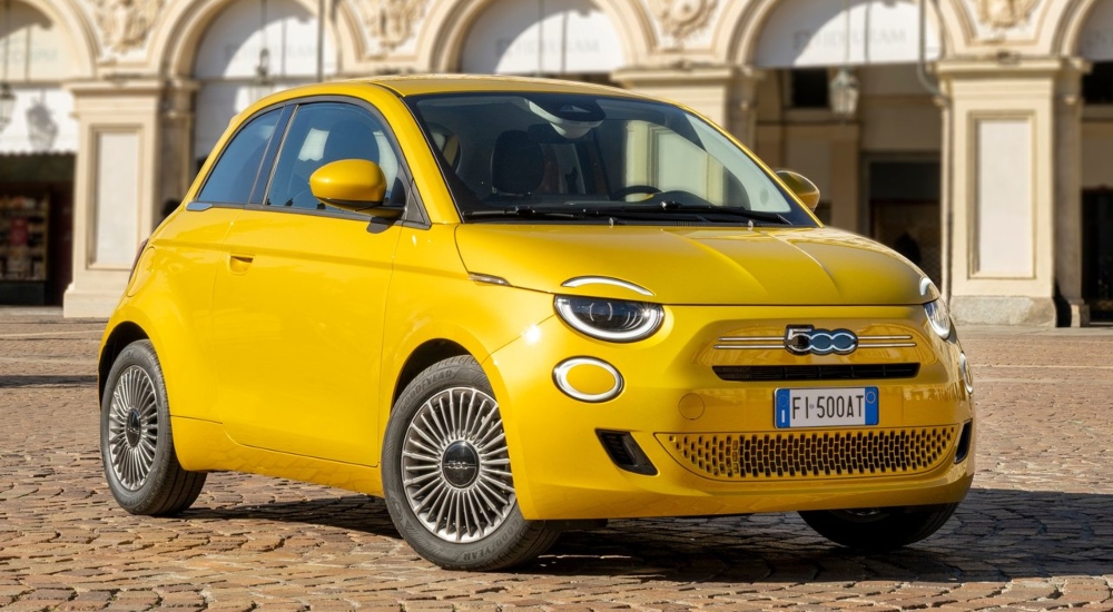 Front view of the New Fiat 500 Hybrid in yellow; Hybrid Fiat 500 for Sale