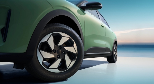 The Geely EX2 16-inch alloy wheels; New Geely EX2 safety
