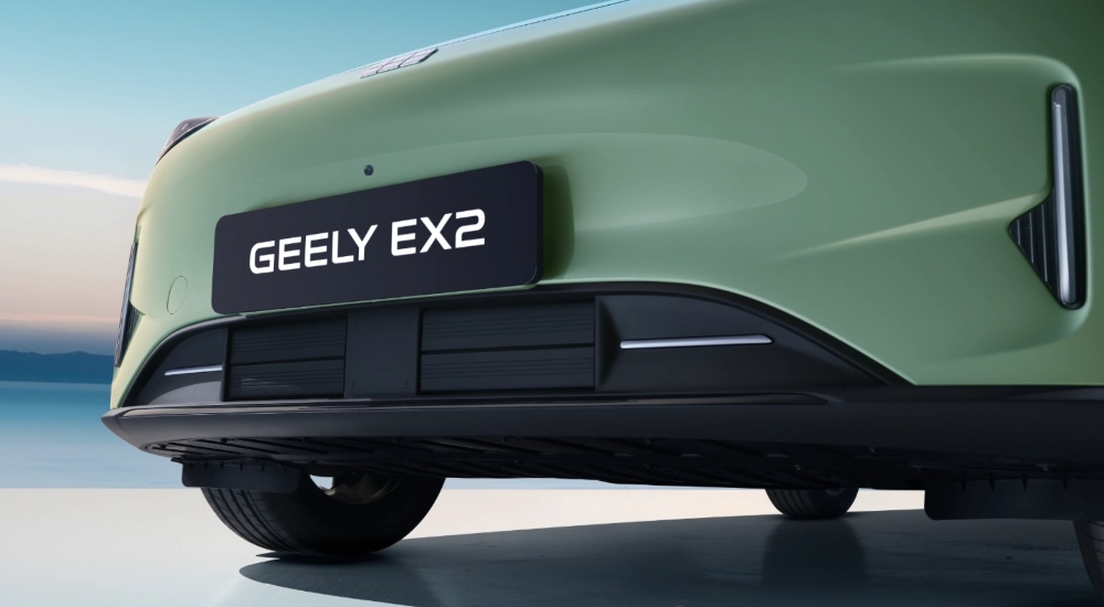 The front of a Geely EX2 in Aurora Green; New Geely EX2 warranty