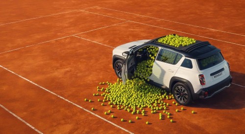 Roland Garros Renault 4 filled with tennis balls.