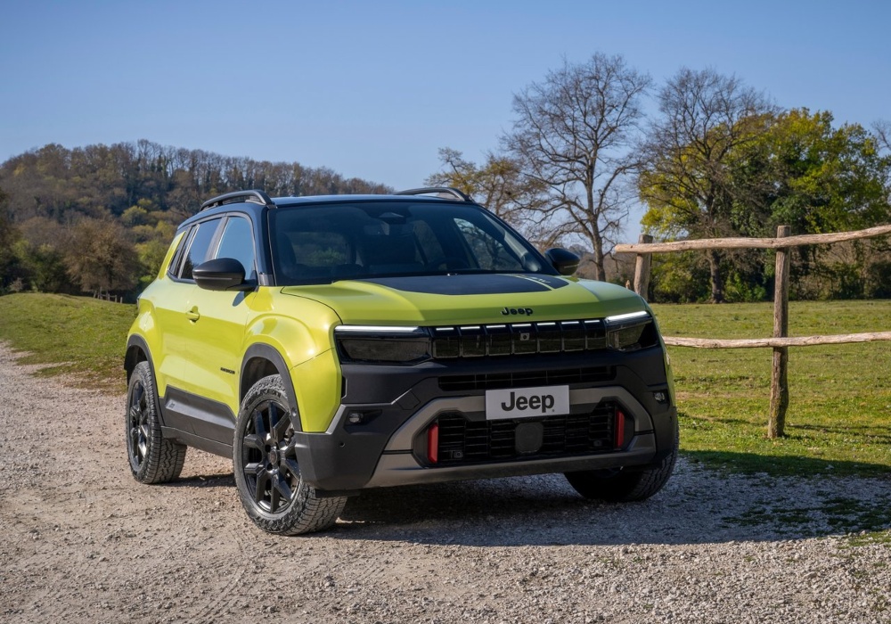Nearly New Jeep Avenger 4xe in Bamboo