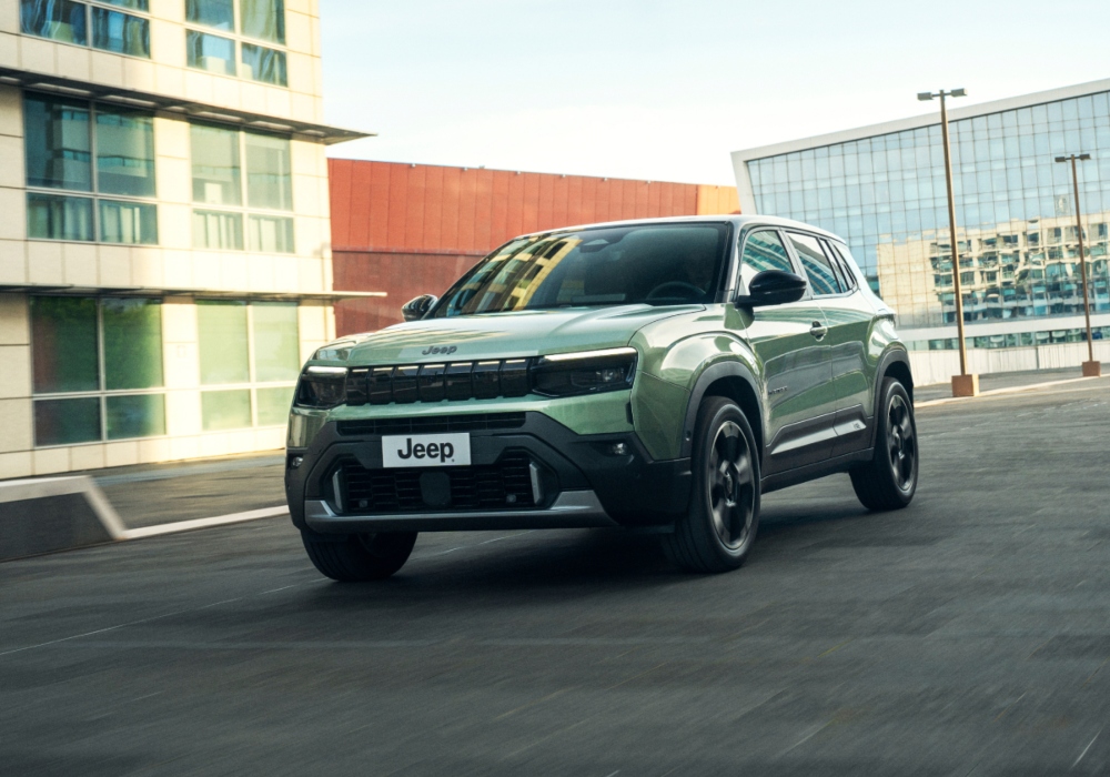 Buy a New Jeep Car; New Jeep Avenger e-Hybrid in Forest Green