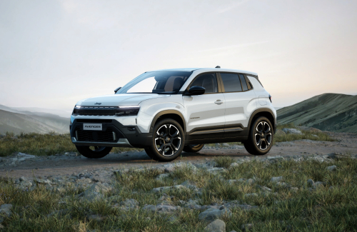 Jeep Electric SUV; Jeep Avenger Full-Electric in Snow White