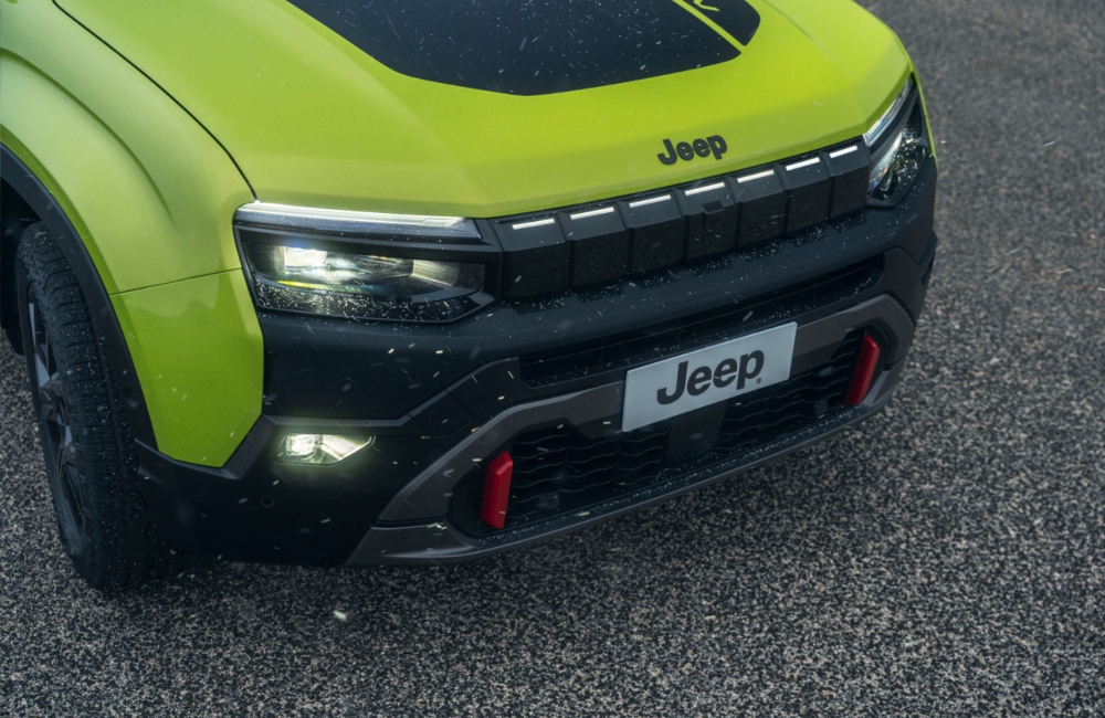 Front grille of the New Jeep Avenger 4xe