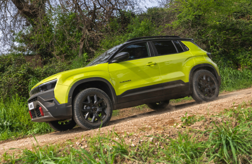 Side view of the New Jeep Avenger 4xe