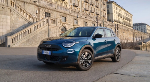 Front facing Fiat 600 in blue; Fiat Service Intervals