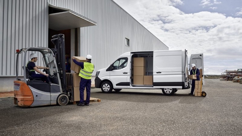 Nissan Used being loaded up