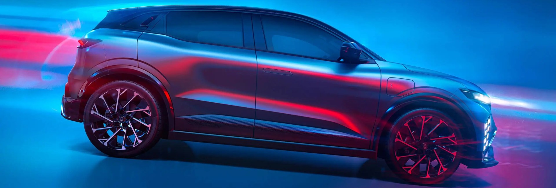 Side profile of the new Renault E-Tech Electric.