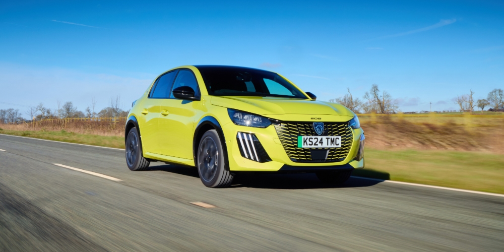 Peugeot E-208 in Agueda Yellow