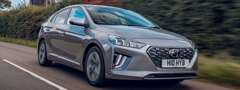 hyundai-ioniq-white-mountain-backround