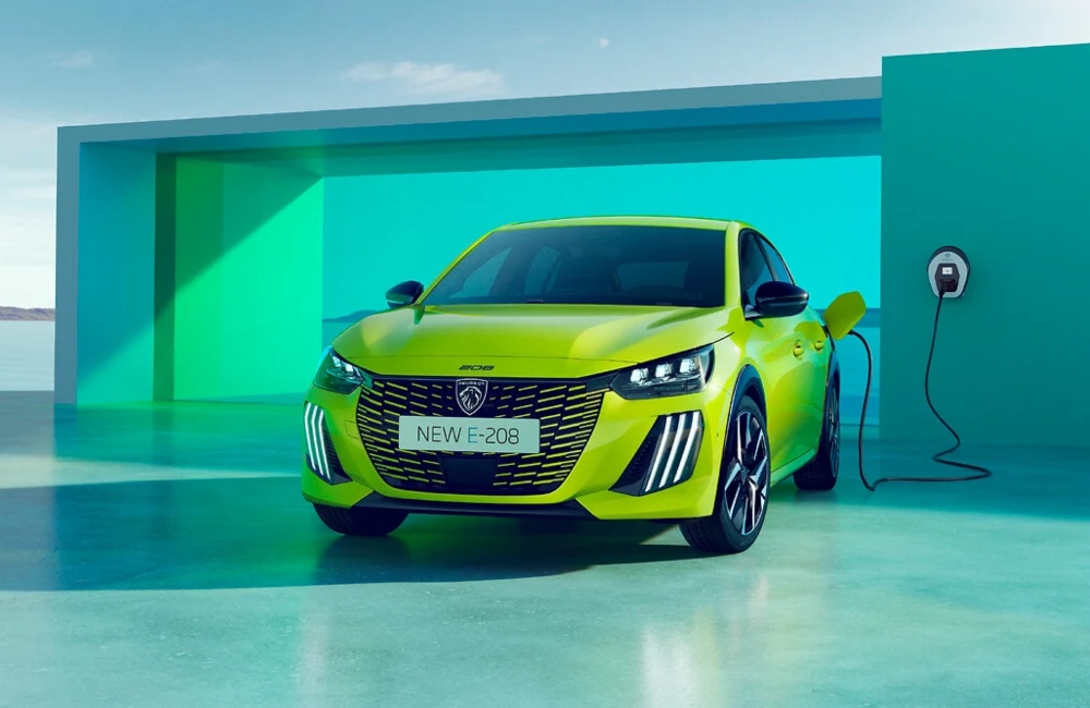 Peugeot E-208