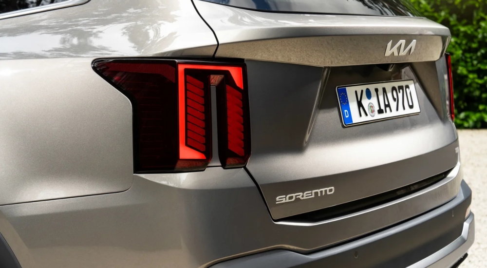 New Kia Sorento Hybrid UK