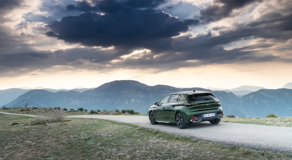 New Peugeot 308 Hybrid Speed