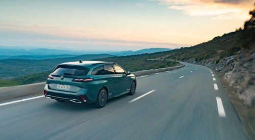New Peugeot 308 SW Hybrid Speed