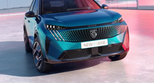 New Peugeot E-3008 SUV