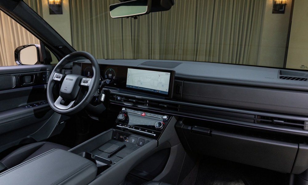 Hyundai SANTA FE Plug-in Technology & Safety