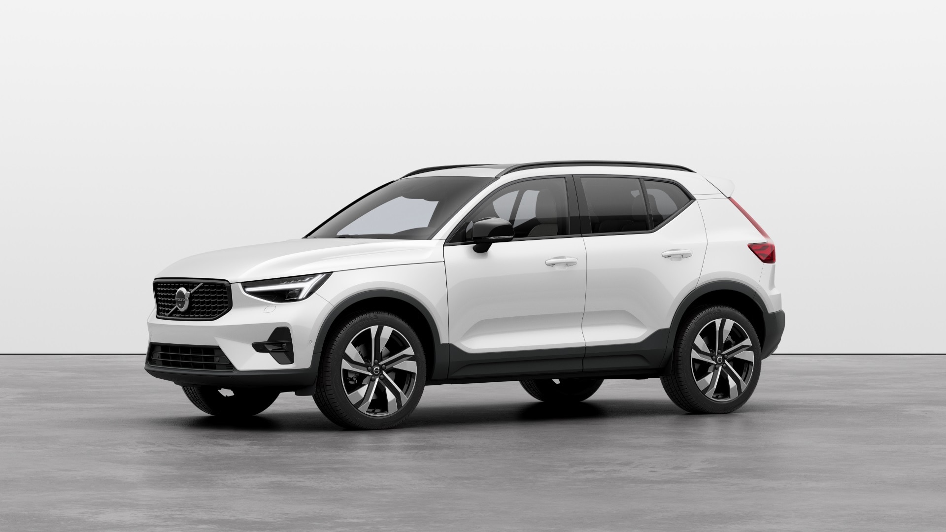 Volvo XC40 2.0 B4P Ultra Dark 5dr Auto Image 1